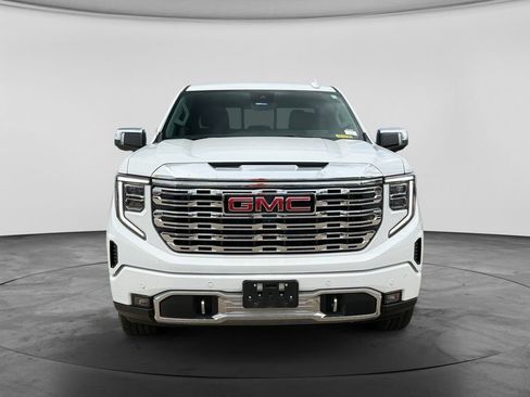 Used 2023 GMC Sierra 1500 Denali w/ Technology Package AWD/4WD image 2