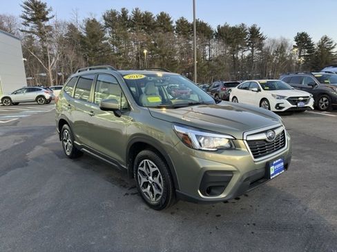 Used 2019 Subaru Forester Premium image 3