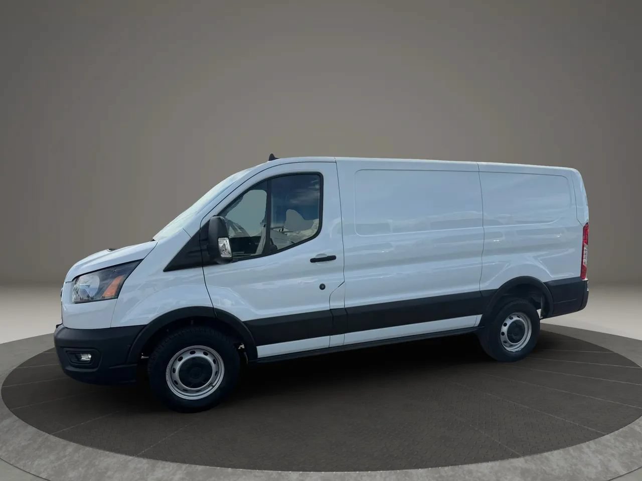 Used 2020 Ford Transit 250 Low Roof RWD image 2