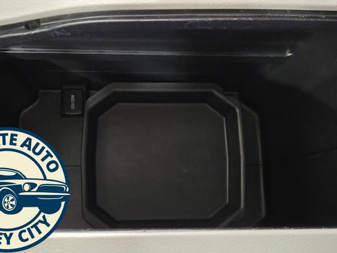 Used 2017 Toyota Highlander XLE image 22