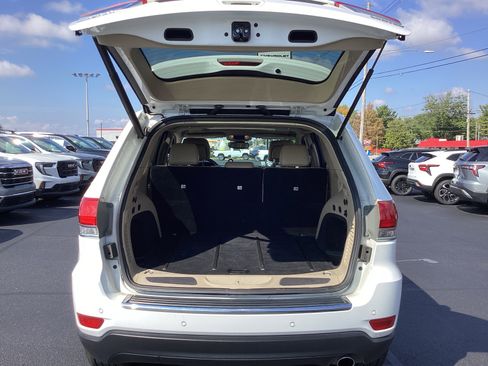 Used 2017 Jeep Grand Cherokee Limited image 36