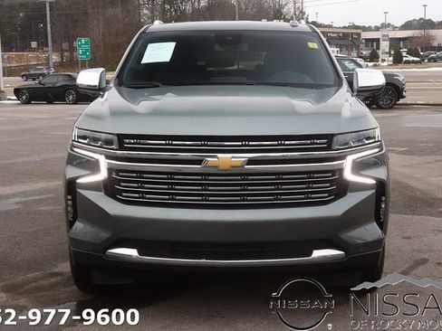 Used 2023 Chevrolet Suburban Premier image 2