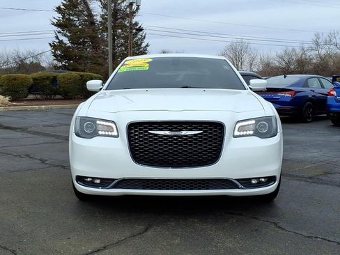 Used 2019 Chrysler 300 S image 8