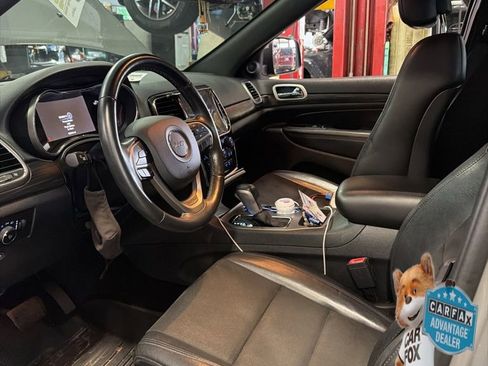 Used 2020 Jeep Grand Cherokee Altitude image 3