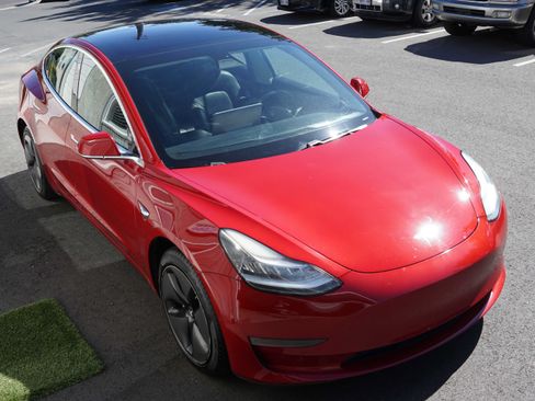 Used 2018 Tesla Model 3 Mid Range RWD image 8