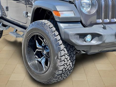 Used 2018 Jeep Wrangler Unlimited Sport S AWD/4WD image 40