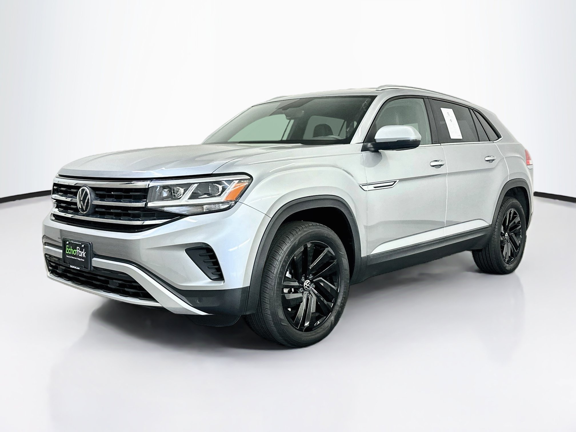 Used 2023 Volkswagen Atlas Cross Sport SE w/ Black Wheel Package AWD/4WD image 3