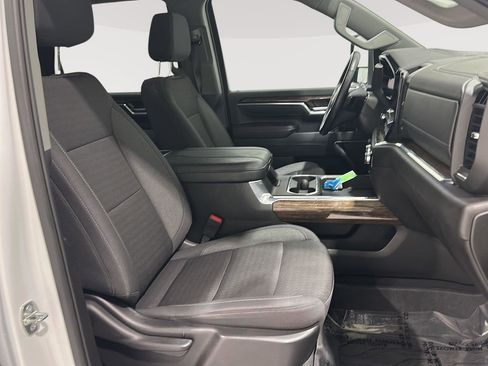 Used 2024 GMC Sierra 3500 SLE w/ SLE Value Package image 25