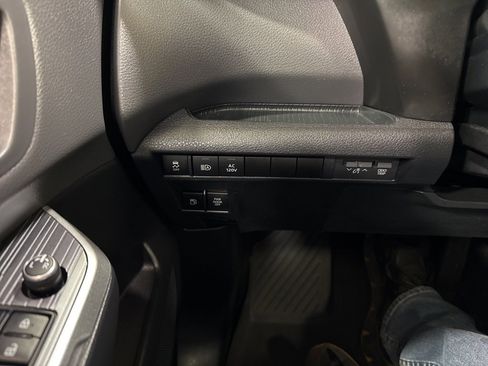 Used 2022 Toyota Sienna XSE image 26