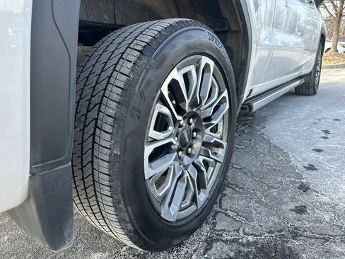 Used 2023 GMC Sierra 1500 Denali Ultimate image 6