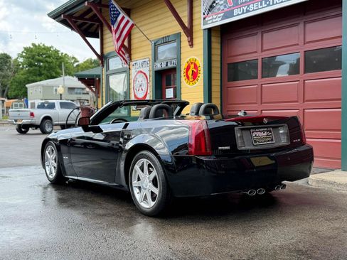 Used 2005 Cadillac XLR RWD image 11