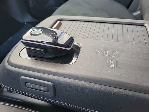 Certified 2023 Nissan Ariya FWD image 26