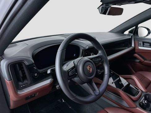 New 2026 Porsche Cayenne E-Hybrid Coupe AWD/4WD image 4