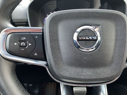 Used 2022 Volvo XC40 P8 Recharge Plus image 18