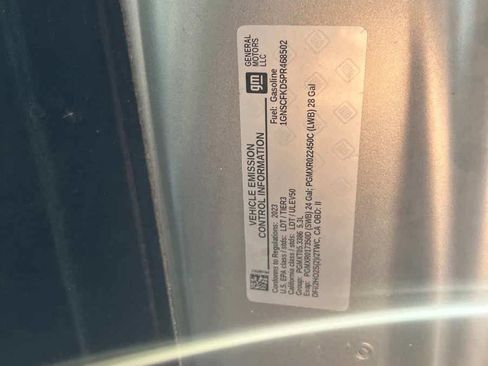 Used 2023 Chevrolet Suburban Premier image 10