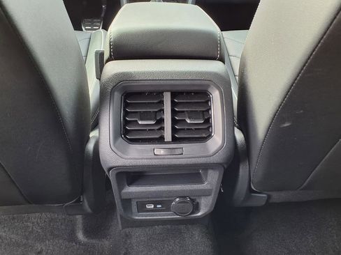 Used 2024 Volkswagen Tiguan SEL R-Line image 16