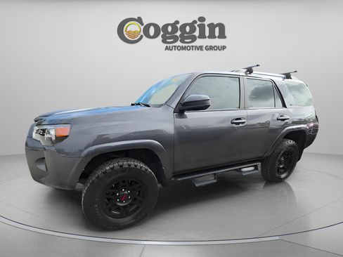 Used 2021 Toyota 4Runner SR5 image 3