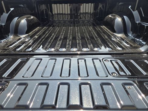 New 2026 RAM 1500 Laramie AWD/4WD image 23