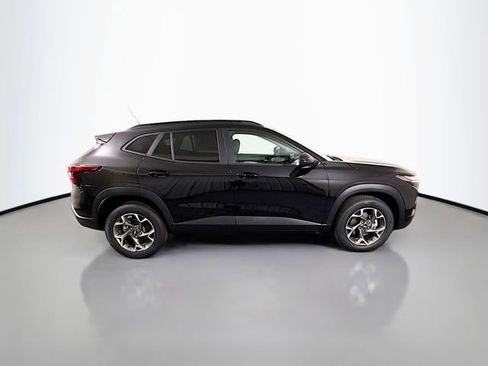 New 2026 Chevrolet Trax LT w/ Driver Confidence Package FWD image 8