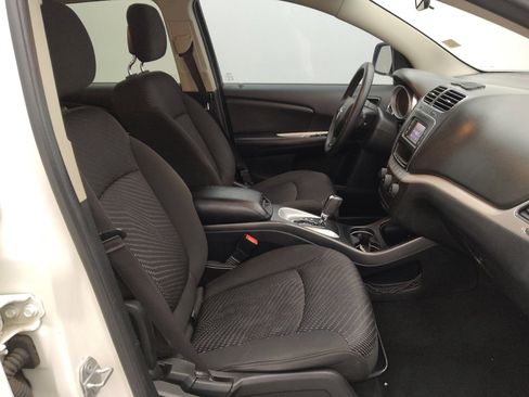 Used 2017 Dodge Journey SXT w/ Comfort/Convenience Group FWD image 21