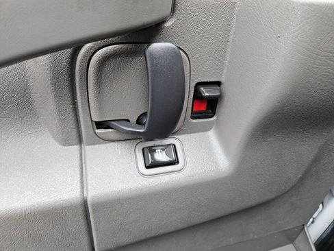 Used 2016 GMC Savana 2500 image 23