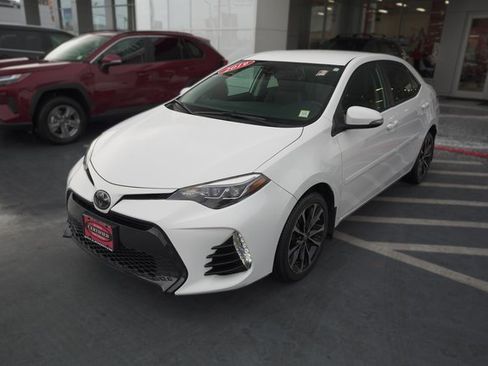 Used 2019 Toyota Corolla SE image 3