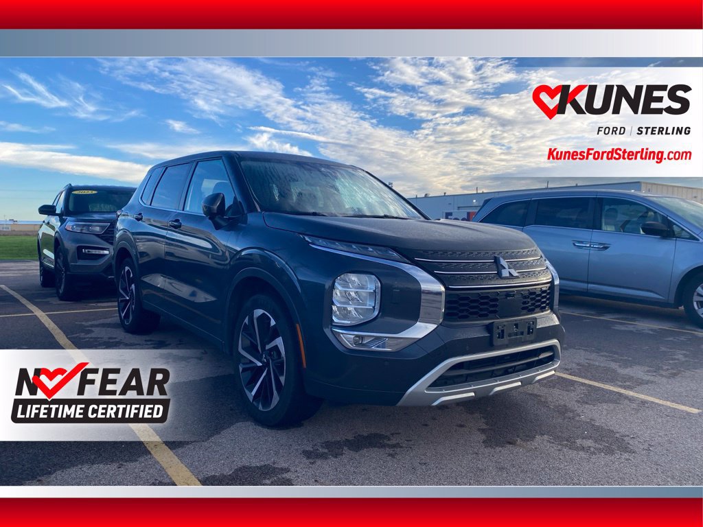 Used 2024 Mitsubishi Outlander SE AWD/4WD image 1