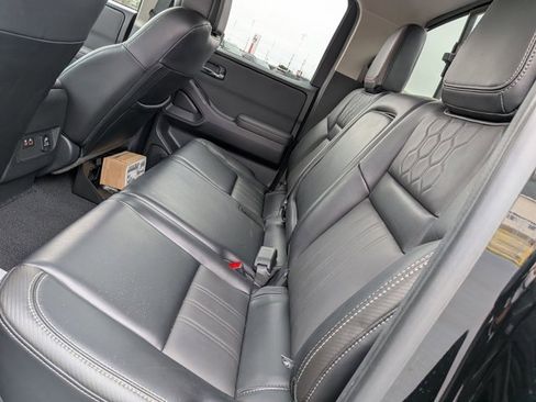 Certified 2024 Nissan Frontier SL w/ Technology Package image 28