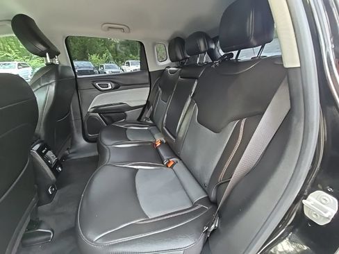 Used 2022 Jeep Compass Latitude AWD/4WD image 17