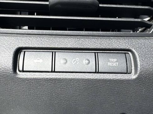 Used 2024 Nissan Altima 2.5 SV FWD image 17