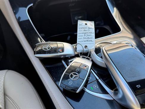 Used 2017 Mercedes-Benz E 300 image 40