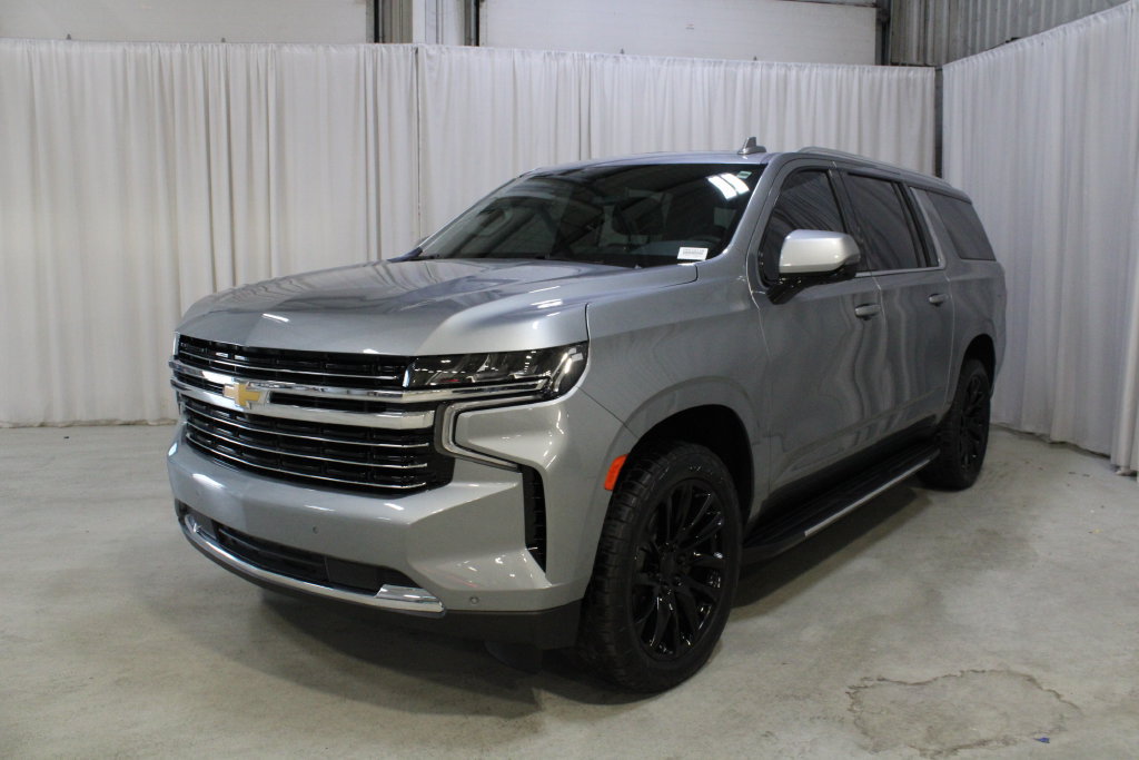Used 2023 Chevrolet Suburban LT w/ LT Signature Package AWD/4WD image 35