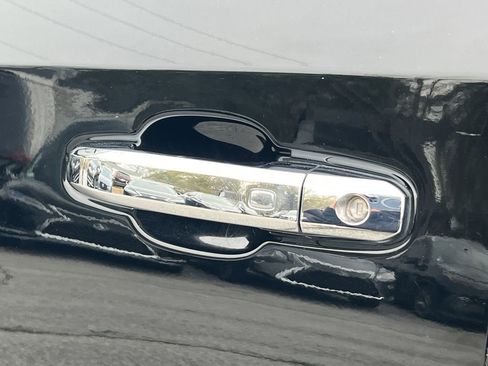 Used 2024 GMC Sierra 1500 SLT image 31