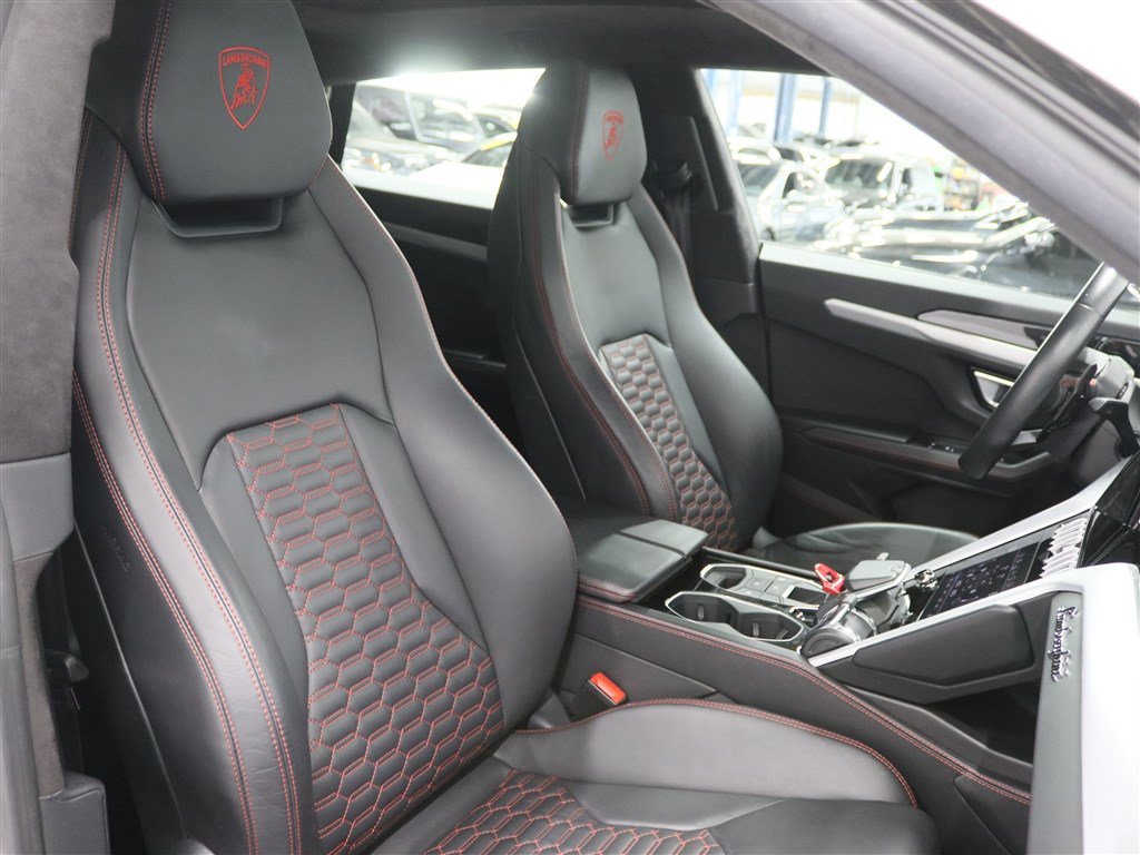 Used 2021 Lamborghini Urus AWD/4WD image 23