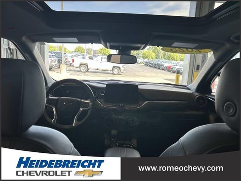 Used 2025 Chevrolet Blazer RS w/ Enhanced Convenience Package AWD/4WD image 16