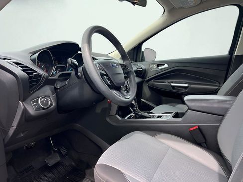 Used 2018 Ford Escape SE image 2