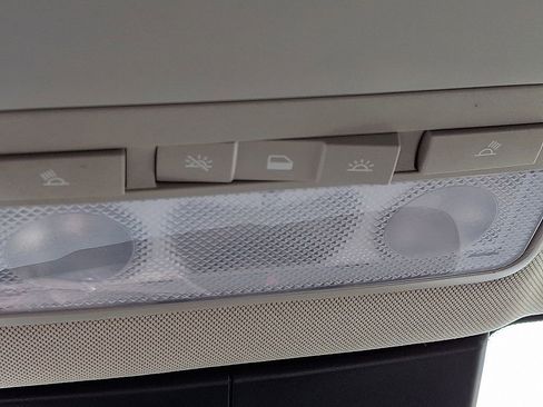 Used 2022 Buick Encore Preferred image 56