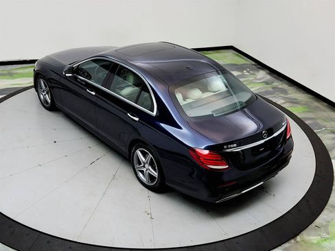 Used 2017 Mercedes-Benz E 300 4MATIC image 37