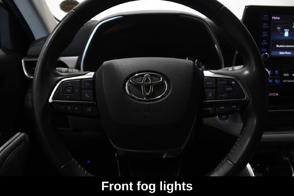 Used 2021 Toyota Highlander XLE AWD/4WD image 16
