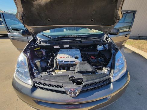 Used 2005 Toyota Sienna CE image 19