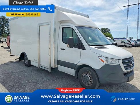 Used 2024 Mercedes-Benz Sprinter 4500 image 5