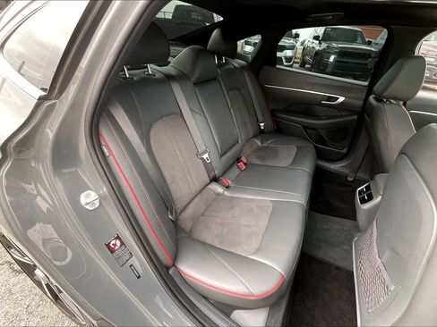Used 2021 Hyundai Sonata SEL Plus w/ Tech Package image 16