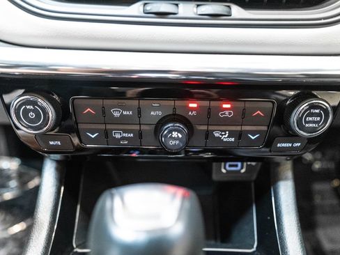 Used 2022 Jeep Compass Limited w/ Sun and Sound Group AWD/4WD image 28