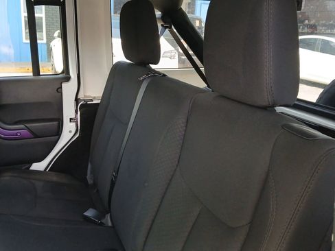 Used 2015 Jeep Wrangler Unlimited Sport AWD/4WD image 15