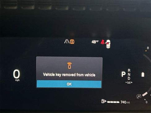 New 2026 Volvo XC90 B6 Core image 16