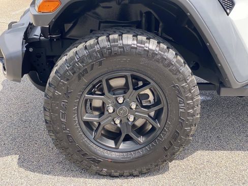 Used 2025 Jeep Wrangler Unlimited Sport AWD/4WD image 11