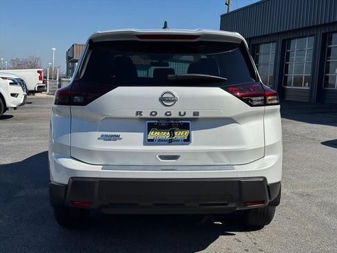 New 2026 Nissan Rogue SV w/ Cold Weather Package FWD image 4