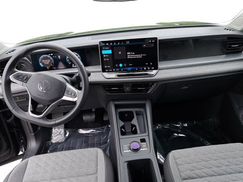 Certified 2025 Volkswagen Tiguan S FWD image 9