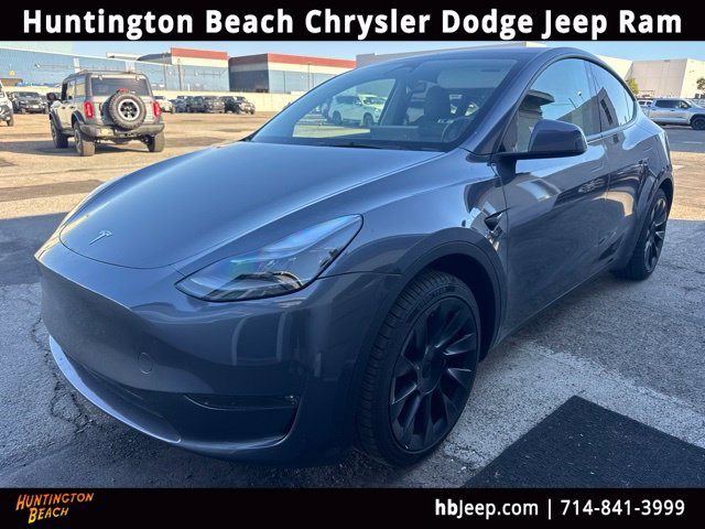 Used 2023 Tesla Model Y Long Range AWD/4WD image 1