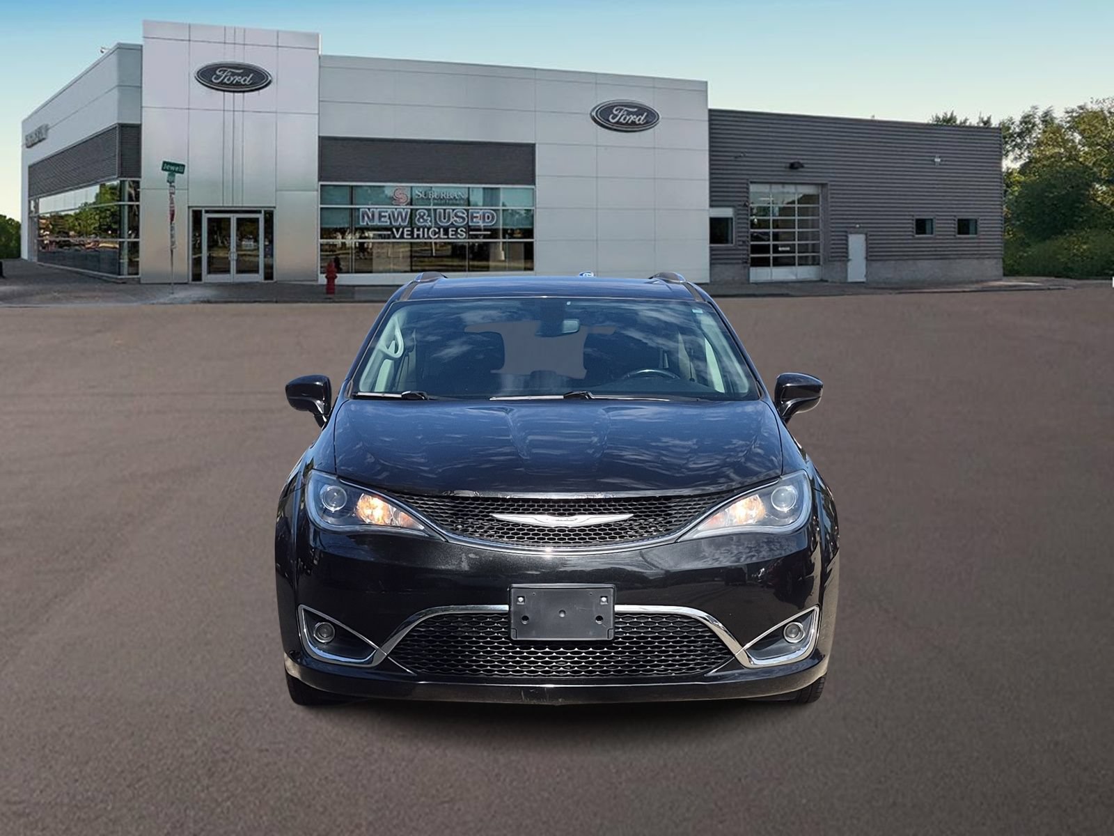 Used 2019 Chrysler Pacifica Touring-L FWD image 3